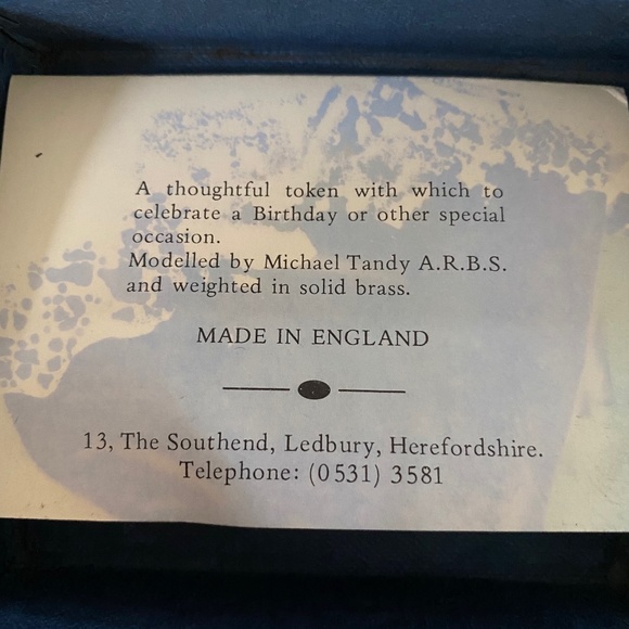Stuart Houghton I AQUARIUS I Zodiac Paperweight - Picture 10 of 16